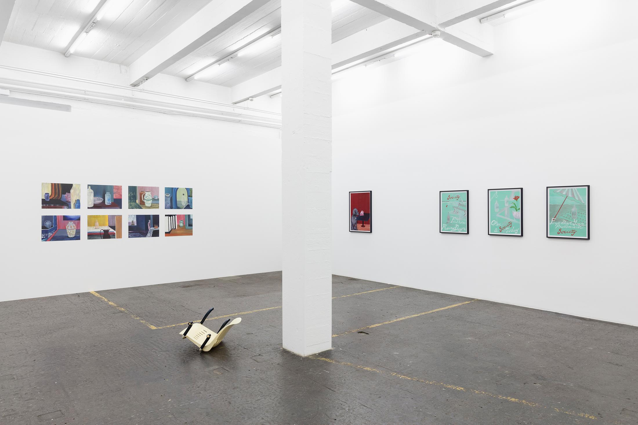 Exhibition View Mark van Yetter Soloshow «False Friends… and Six Bottles» at Kunsthalle Sankt Gallen, St. Gallen, 2019 / Photo: Gunnar Meier / Courtesy: the artist; Bridget Donahue, NYC; VI, VII, Oslo and Collection Ellen and Michael Ringier, Switzerland