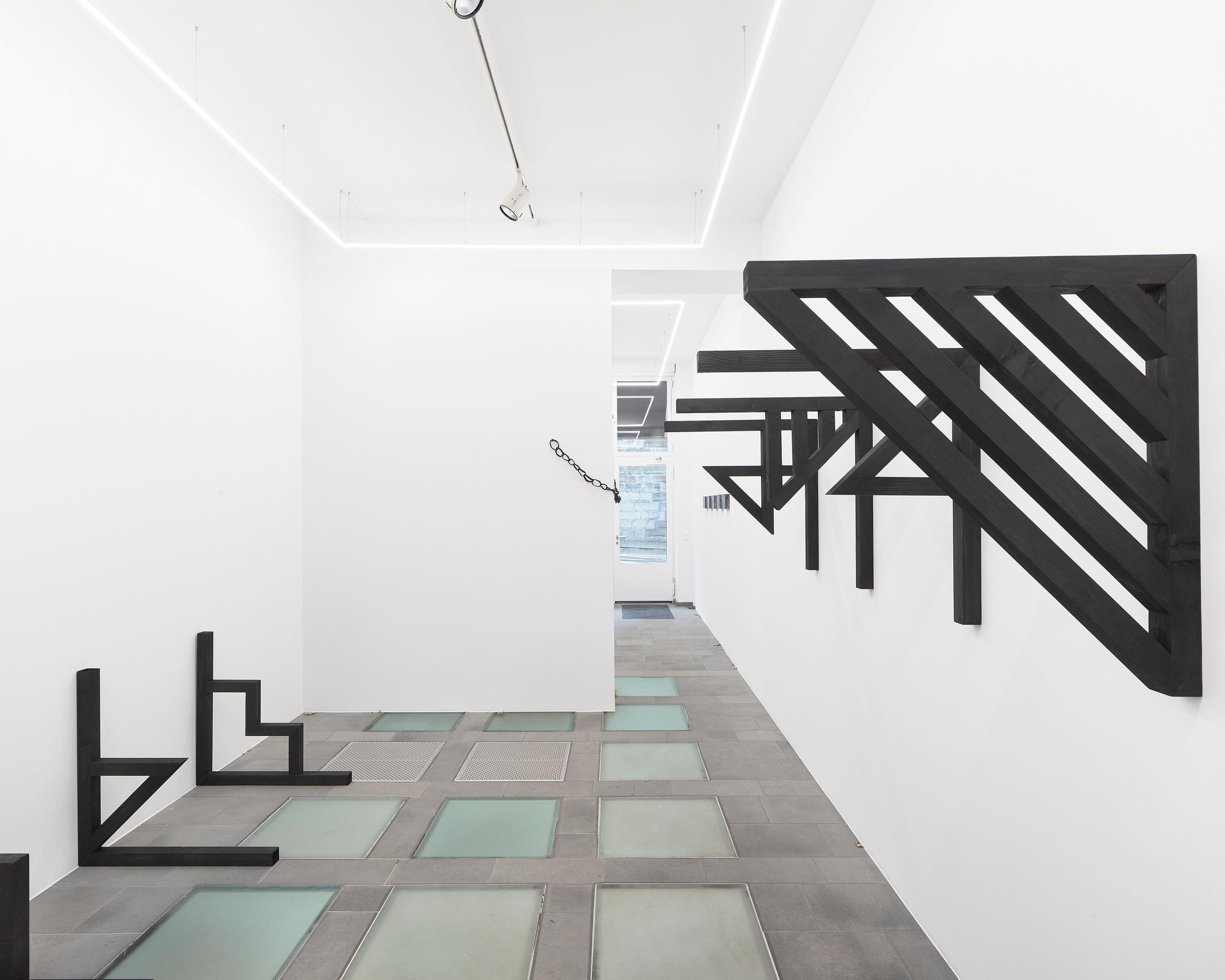 Exhibition View Marta Margnetti and Alfredo Aceto Groupshow at Galerie Lange + Pult, Zurich, 2019 / Photo: Sully Balmassière / Courtesy: the artist and Galerie Lange + Pult