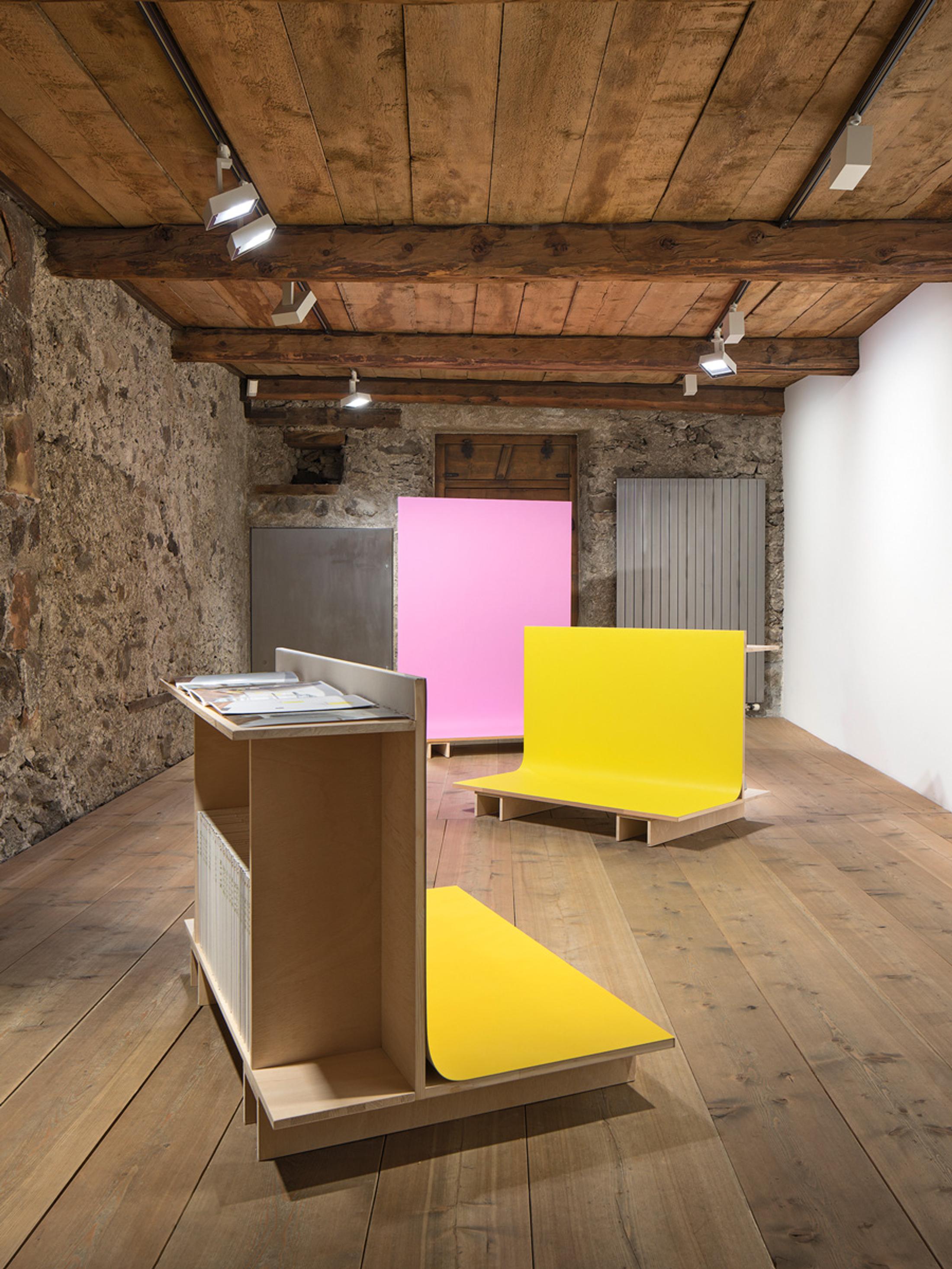 Exhibition View Martina Klein Solo Show «Parallel Connected» at Galerie Tschudi, Zuoz, 2022 / Photo: Ralph Feiner / Courtesy: the artist and Galerie Tschudi