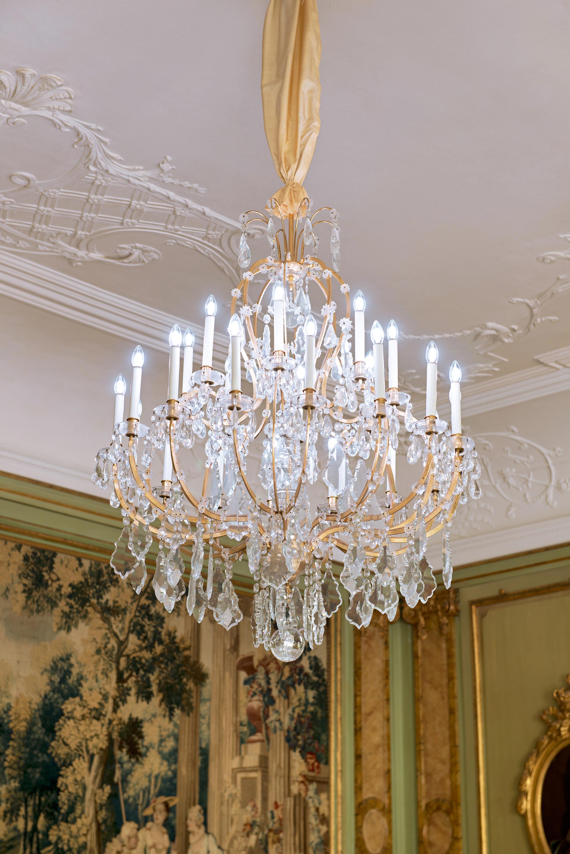 Exhibition View Matthias Liechti Soloshow «Kaltes klares Wasser; view on Cold Lights, 2019» at Villa Wenkenhof, Basel, 2019 / Photo: Claude Barrault / Courtesy: the artist