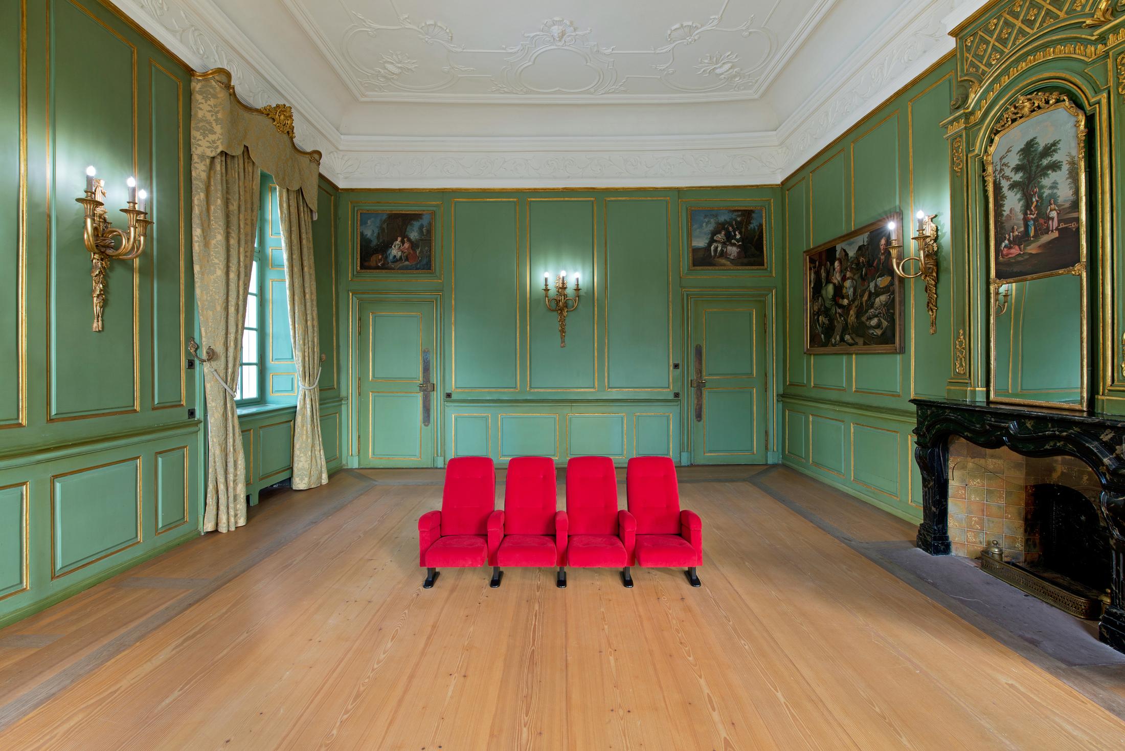 Exhibition View Matthias Liechti Soloshow «Kaltes klares Wasser» at Villa Wenkenhof, Basel, 2019 / Photo: Claude Barrault / Courtesy: the artist