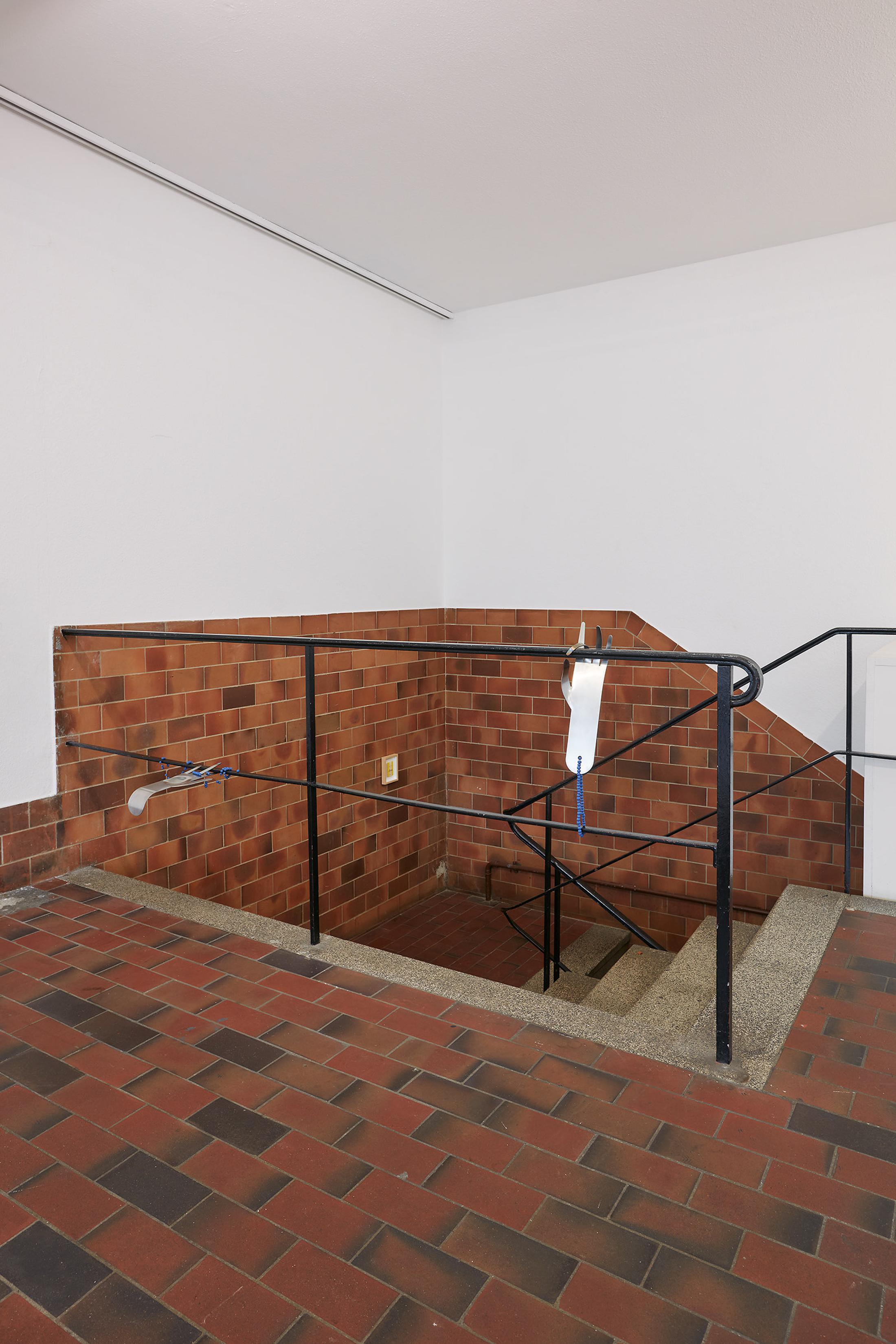 Exhibition View Maude Léonard-Contant und Martha Margnetti Duo Show «Knuckles Down; view on Maude Léonard-Contant, Une par une, 2021» at Mayday, Basel, 2021 / Photo: Moritz Schermbach / Courtesy: the artists and Mayday