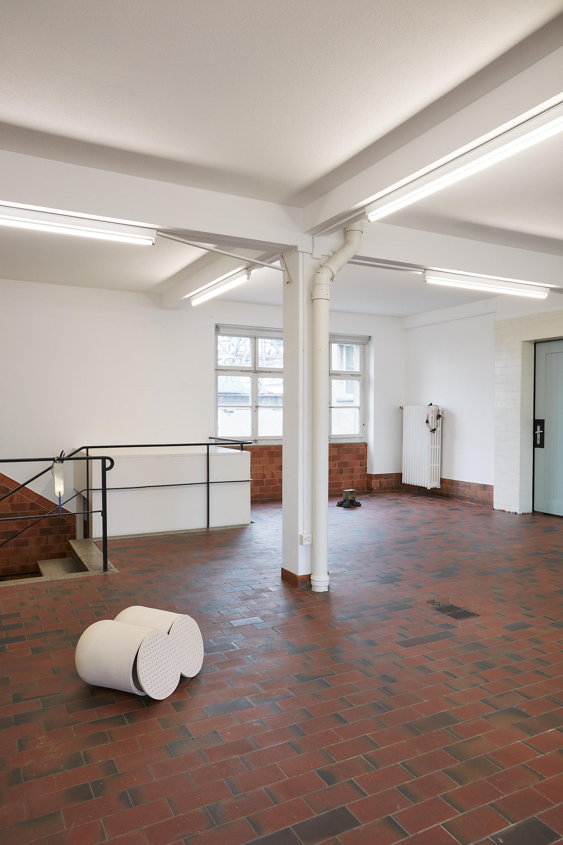 Exhibition View Maude Léonard-Contant und Martha Margnetti Duo Show «Knuckles Down» at Mayday, Basel, 2021 / Photo: Moritz Schermbach / Courtesy: the artists and Mayday