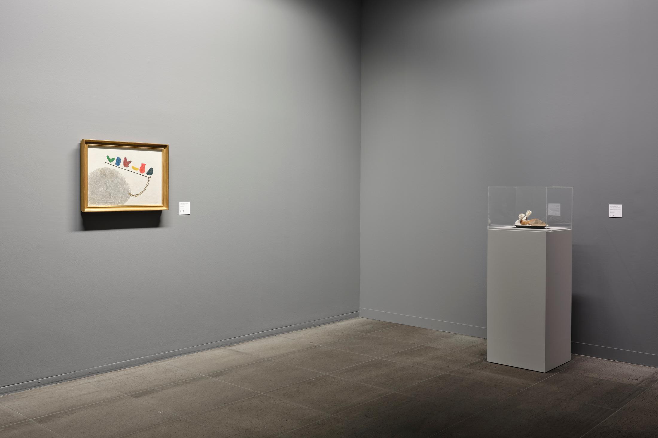 Exhibition View Meret Oppenheim Solo Show «Mon Exposition» at Kunstmuseum Bern, 2021-2022 / Photo: Rolf Siegenthaler / Courtesy: Kunstmuseum Bern