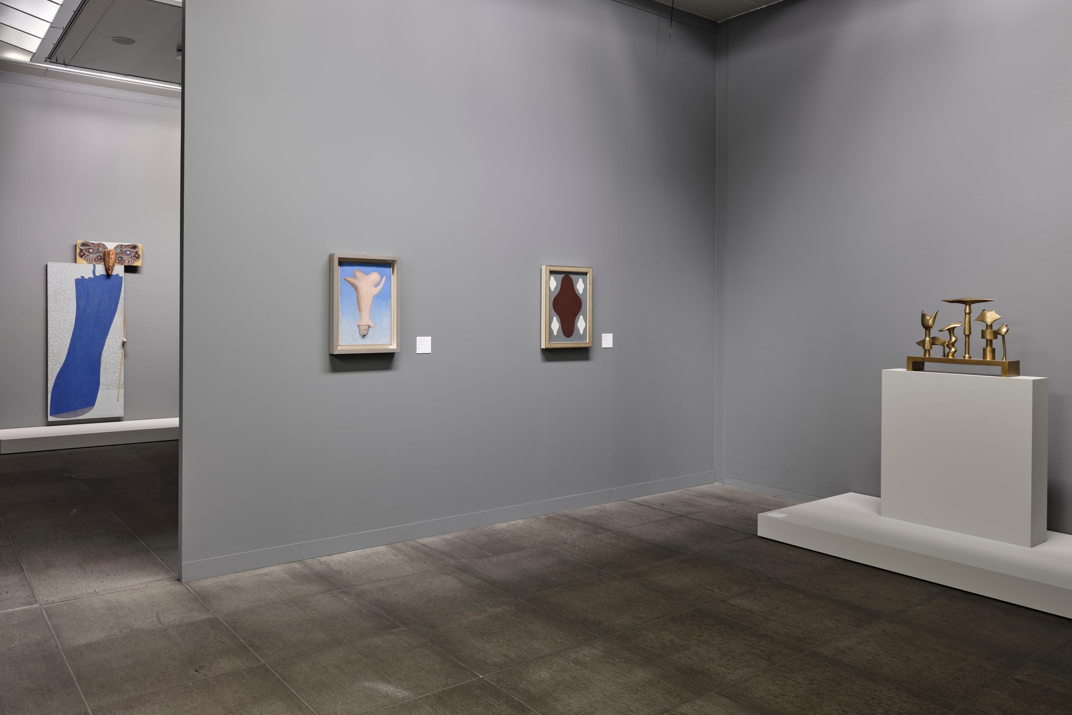 Exhibition View Meret Oppenheim Solo Show «Mon Exposition» at Kunstmuseum Bern, 2021-2022 / Photo: Rolf Siegenthaler / Courtesy: Kunstmuseum Bern