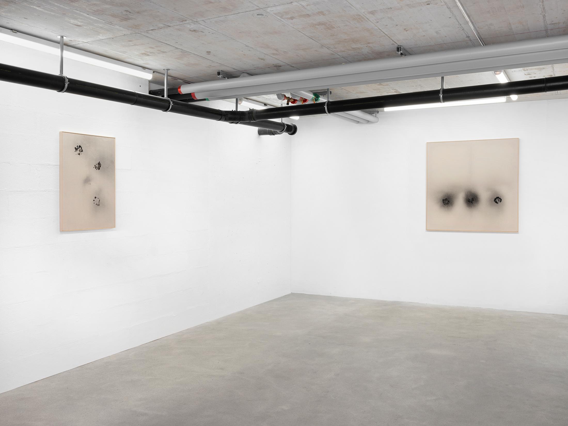 Exhibition View Mirko Baselgia Solo Show «IMAGINE A WHITE SURFACE WITH IRREGULAR BLACK SPOTS» at Galerie Heinzer Reszler, Lausanne, 2021 / Photo: © Julien Gremaud / Courtesy: the artist and Galerie Heinzer Reszler