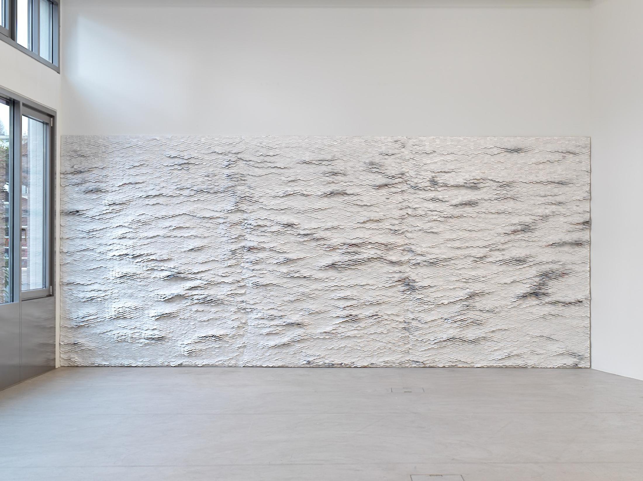 Exhibition View Mirko Baselgia Solo Show «materia viva» at Galerie Urs Meile, Lucerne, 2022 / Photo: Stefan Altenburger / Courtesy: the artist and Galerie Urs Meile