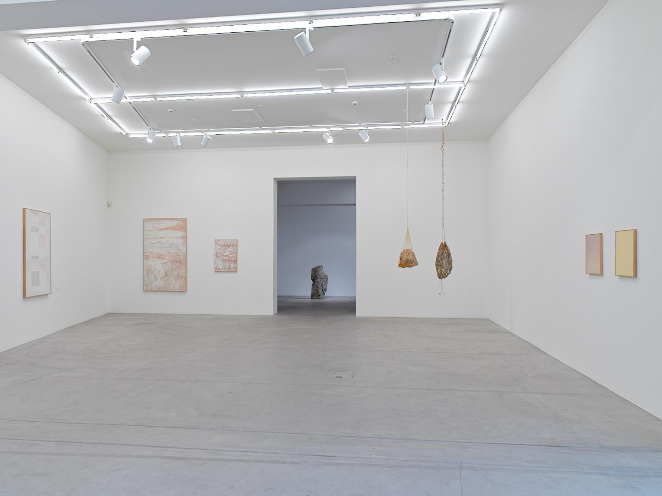 Exhibition View Mirko Baselgia Solo Show «materia viva» at Galerie Urs Meile, Lucerne, 2022 / Photo: Stefan Altenburger / Courtesy: the artist and Galerie Urs Meile