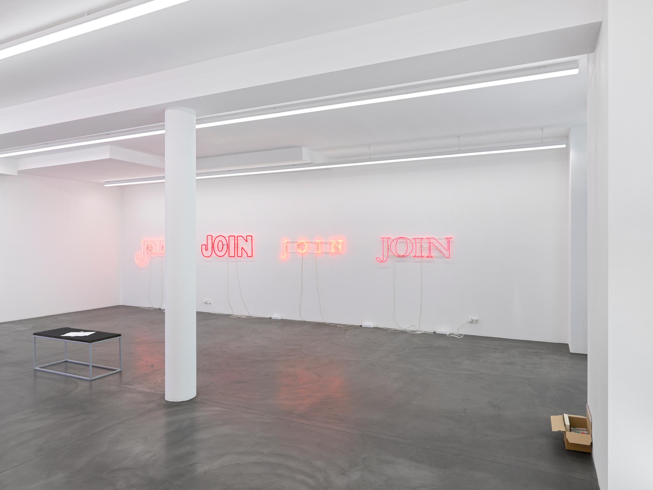 Exhibition View Mitchell Anderson Solo Show «Partial Gift» at Galerie Maria Bernheim, Zurich, 2020 / Photo: Annik Wetter / Courtesy: the artist and Galerie Maria Bernheim