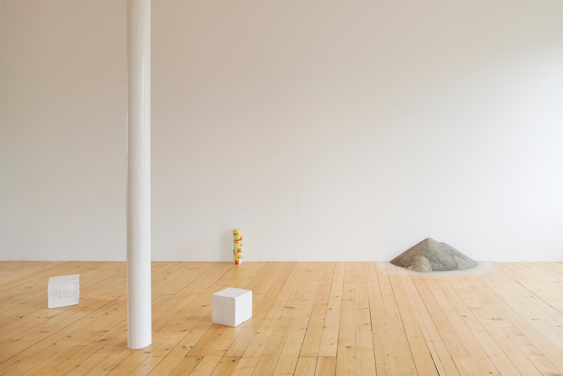 Exhibition View Monika Emmanuelle Kazi Solo Show «La cour des grands» at Kunsthalle Friart, Fribourg, 2022 / Photo: Guillaume Python / Courtesy: the artist and Kunsthalle Friart