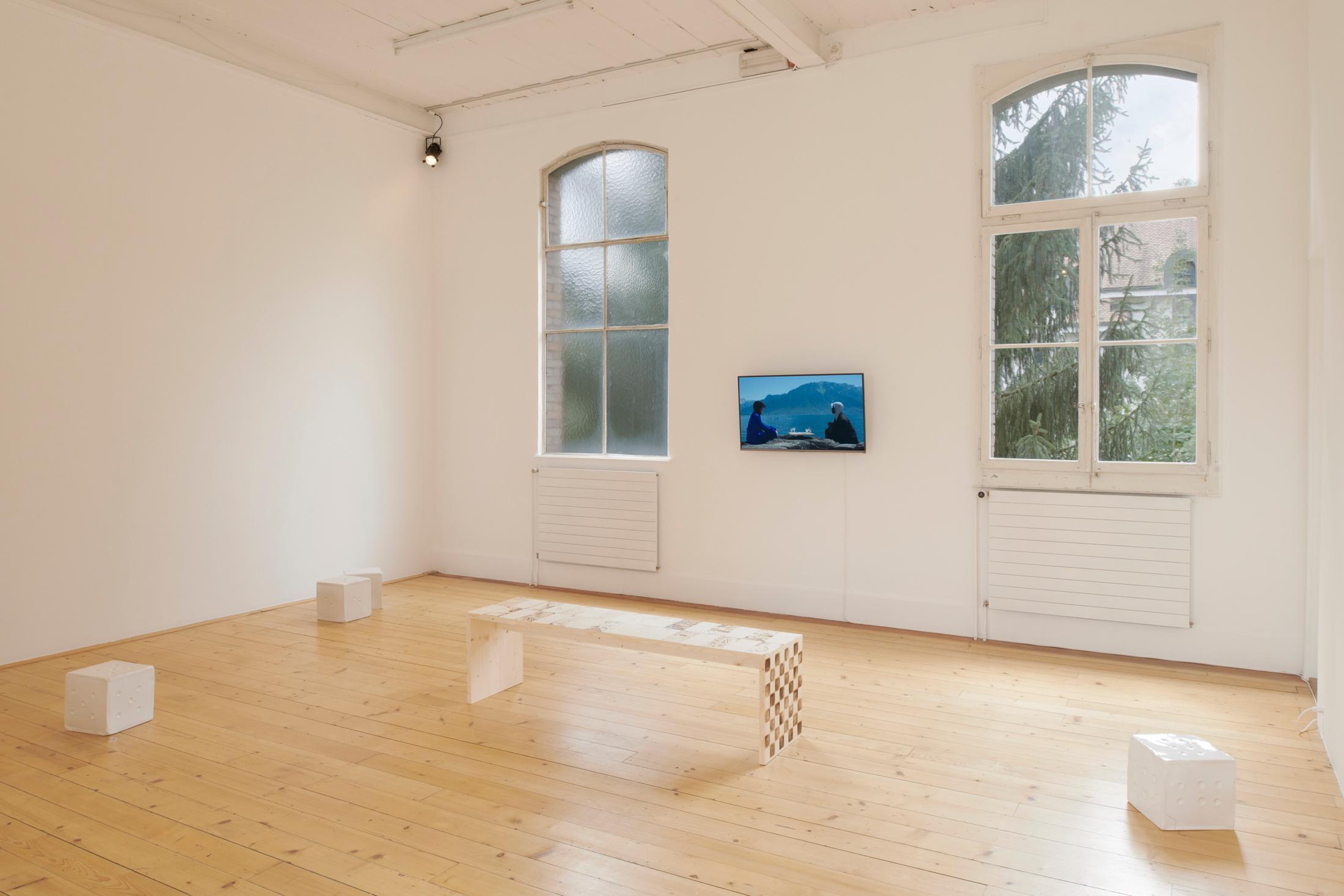 Exhibition View Monika Emmanuelle Kazi Solo Show «La cour des grands» at Kunsthalle Friart, Fribourg, 2022 / Photo: Guillaume Python / Courtesy: the artist and Kunsthalle Friart