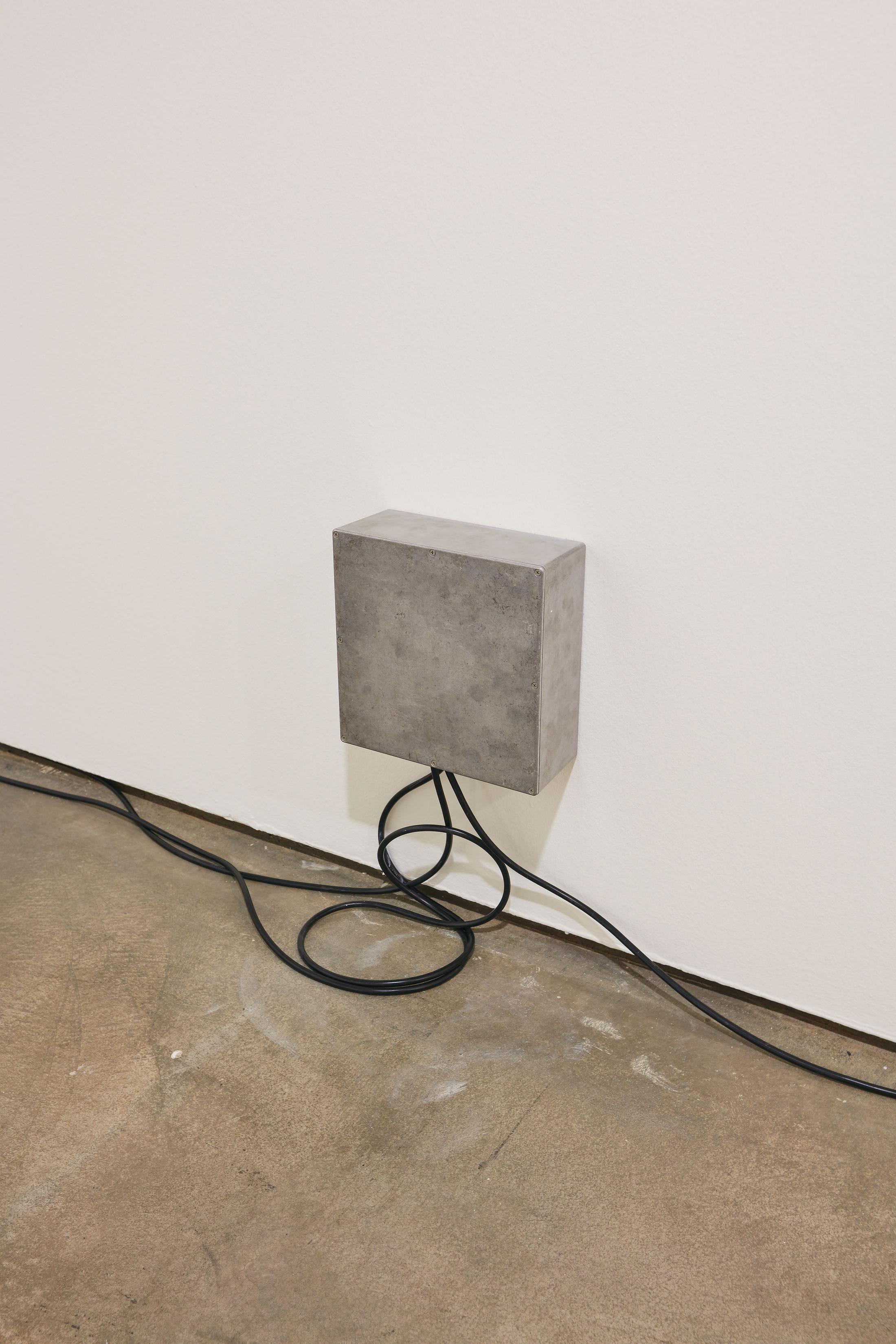 Exhibition View Groupshow «Motor; view on Karin Borer, Contact, neon, plexiglass, aluminum, cables, variable dimensions, 2015:2020» at Kunstraum Riehen, Riehen, Basel, 2020 / Photo: Moritz Schermbach / Courtesy: the artist