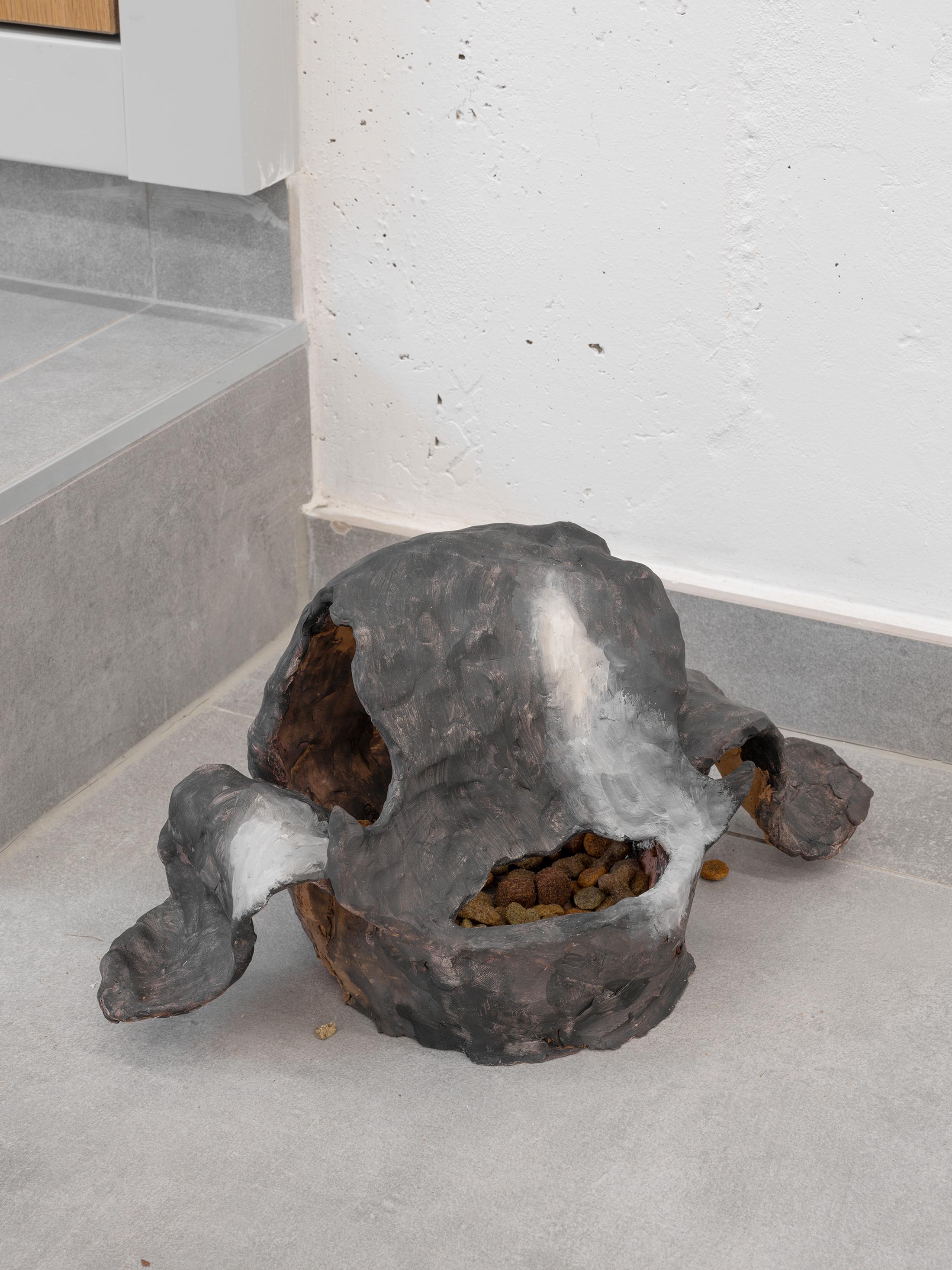 Exhibition View Group Show «Movie Buff; view on Valerio Nicolai, Ciotola per cani, 2021» at All Stars, Lausanne, 2021 / Photo: Julien Gremaud / Courtesy: the artist and All Stars