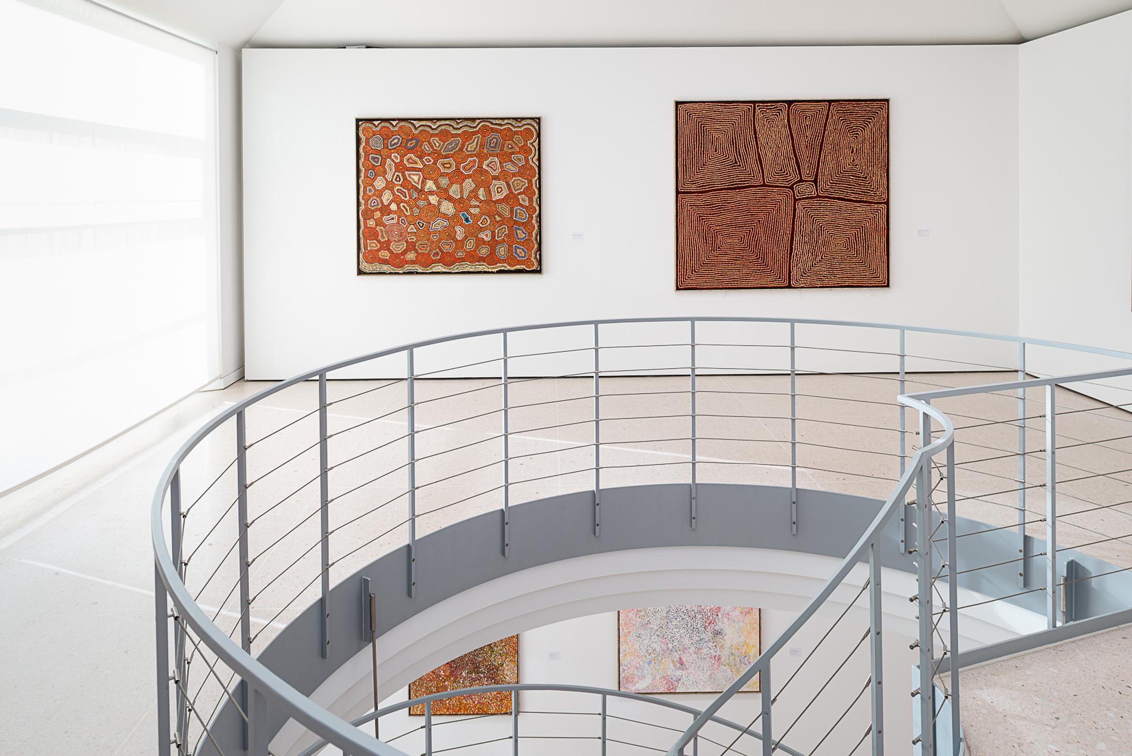 Exhibition View Groupshow «My Mothers Country; view on Willy Tjungarrayi, Kaakuratinja, Lake MacDonald, 2004; Thomas (Tamayinya) Tjapaltjarri, Tingari, 2007» at Kunsthaus Zug, Zug, 2019 / Photo: Jorit Aust / Courtesy: the artists, Collection Clement and Kunsthaus Zug