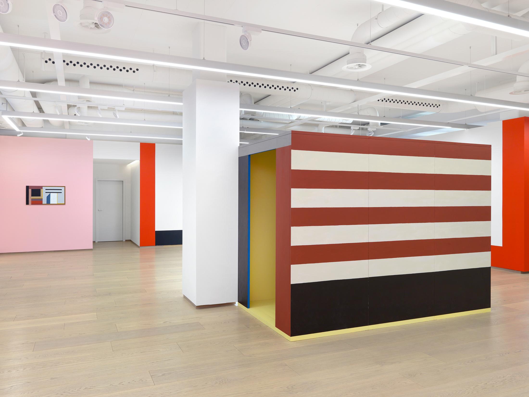 Exhibition View Nathalie Du Pasquier Soloshow «the strange order of things 2» at Pace Gallery, Geneva, 2020 / Photo: Annik Wetter / Courtesy: the artist and Pace Gallery