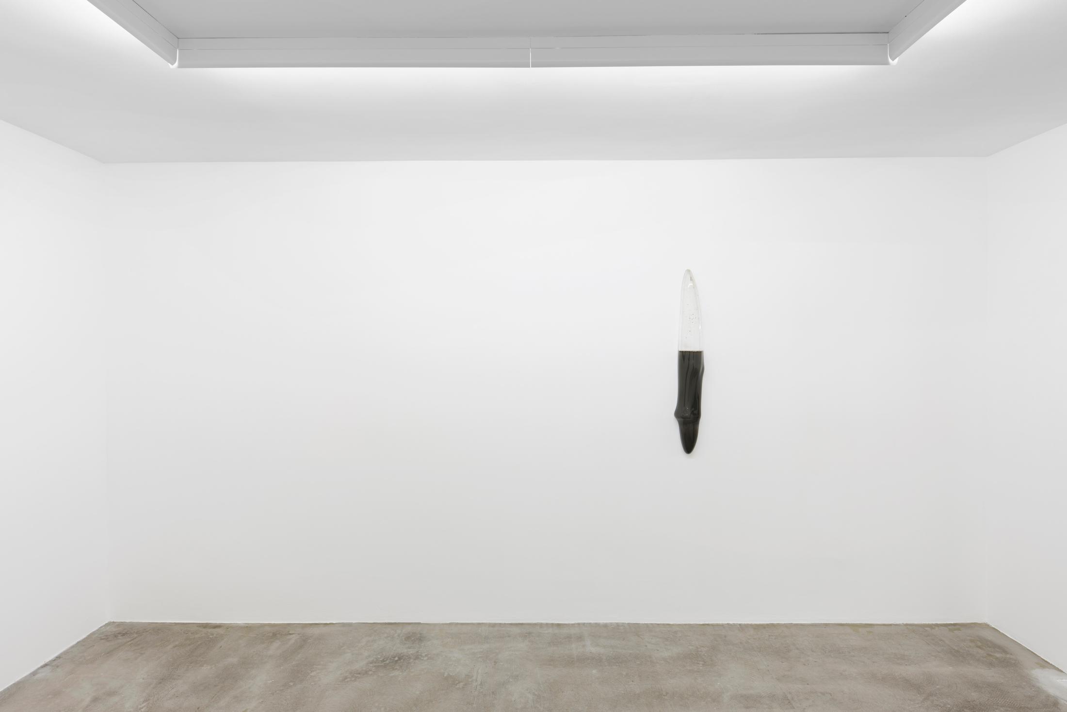 Exhibition View Nicola Martini Soloshow «and welded skin; view on Nicola Martini, Testimone, 2020, PMMA, demineralized water, powder obtained from ground works from 2012 to 2018 galestro clay, 101 x 17 x 8 cm» at GALERIE PHILIPPZOLLINGER, Zurich, 2020 / Photo: Conradin Frei / Courtesy: the artist and GALERIE PHILIPPZOLLINGER