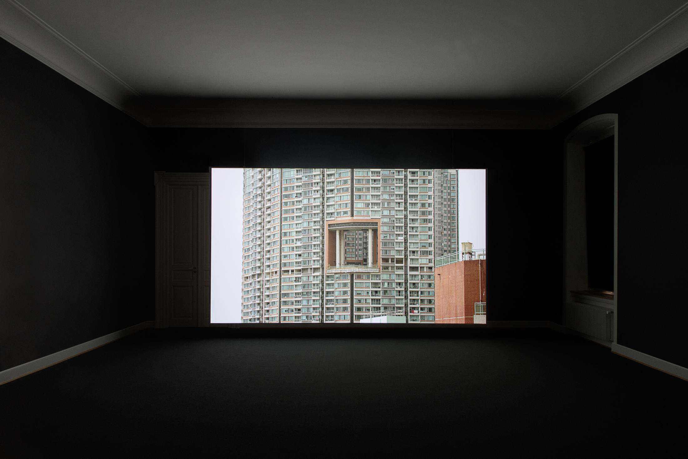 Installation View Nina Canell featuring Robin Watkins «Reflexologies / View on: Energy Budget, 2018» at Kunstmuseum St. Gallen, 2018 / Courtesy: the artist / Photo: Sebastian Stadler