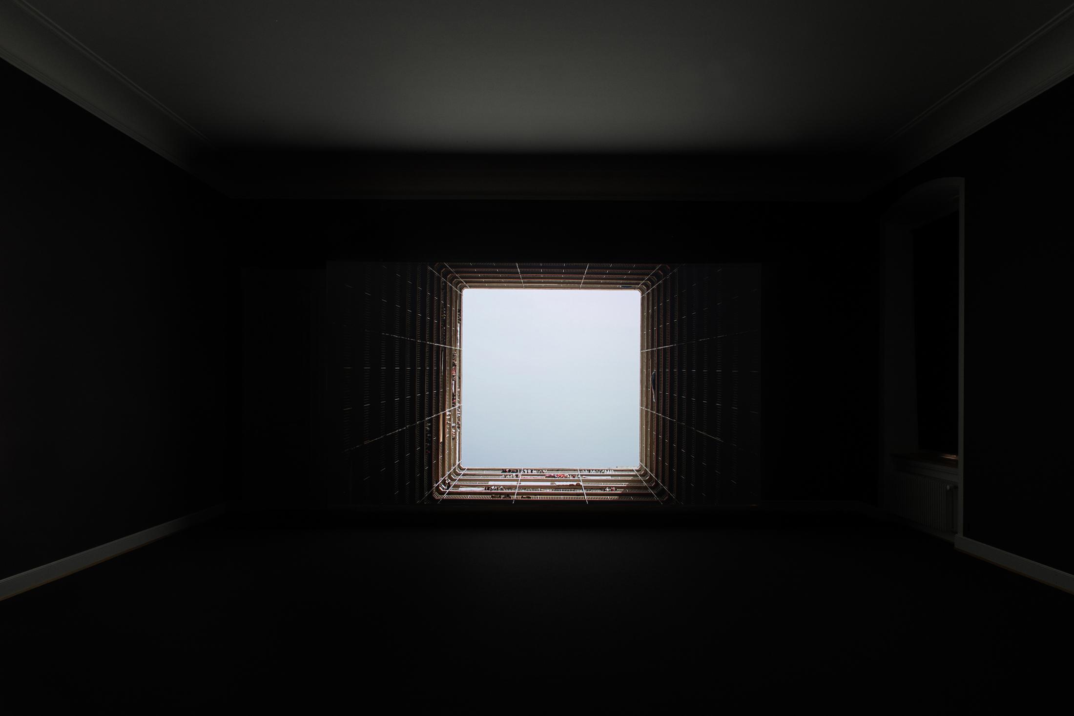 Installation View Nina Canell featuring Robin Watkins «Reflexologies / View on: Energy Budget, 2018» at Kunstmuseum St. Gallen, 2018 / Courtesy: the artist / Photo: Sebastian Stadler