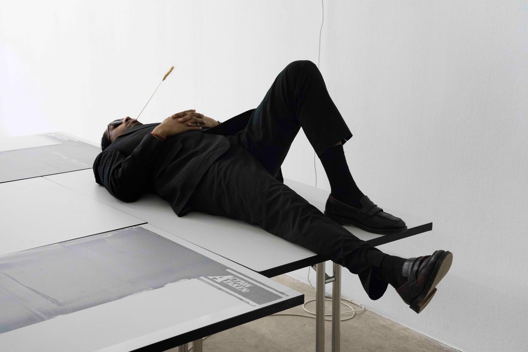 Exhibition View Groupshow «No Joke; view on Gabriele Garavaglia, Poker Face, 2020» at Milieu, Bern, 2020 / Photo: Claude Barrault / Courtesy: the artists and Milieu