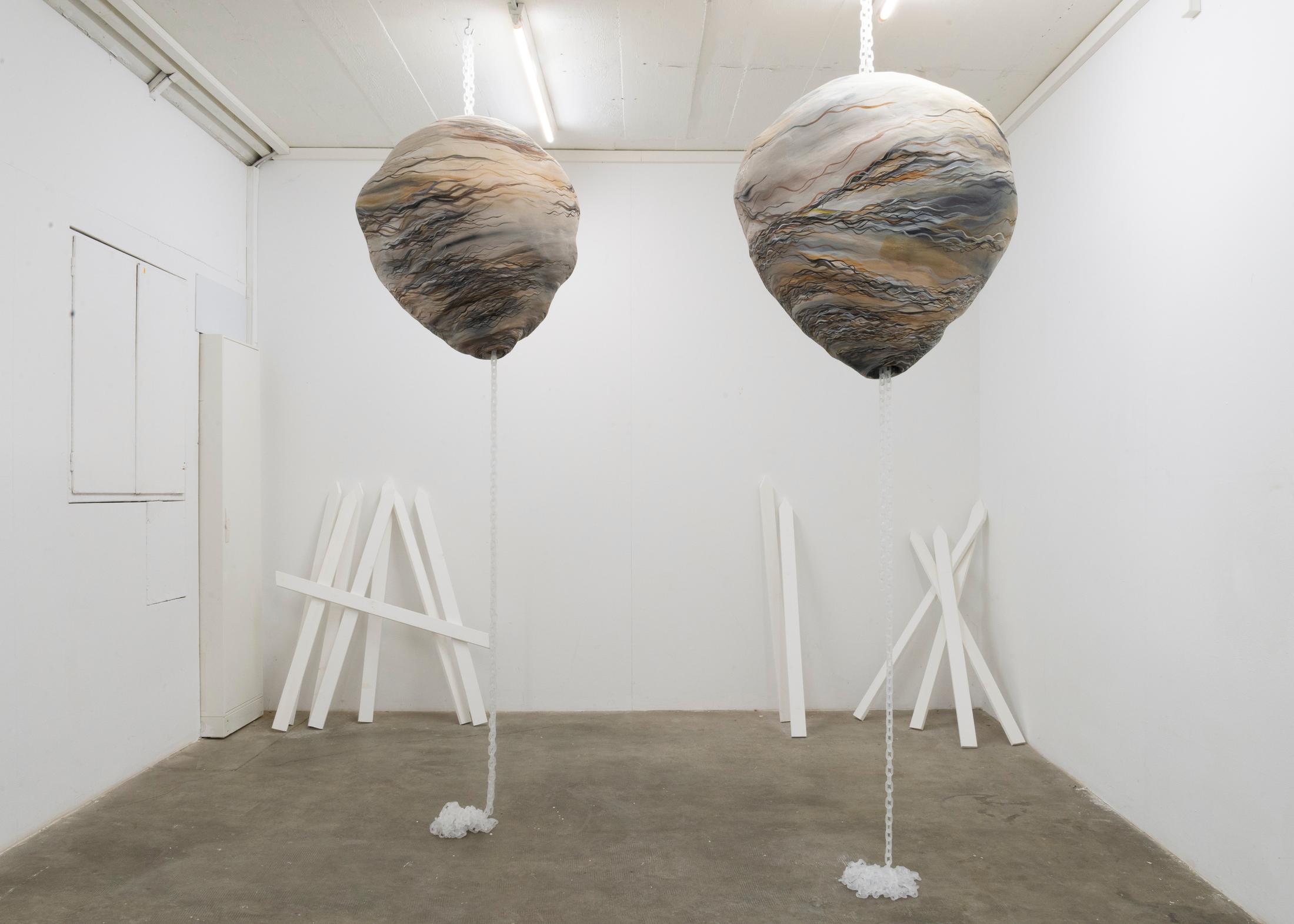 Exhibition View Noémie Degen and Simon Jaton Soloshow «Nodding Out To Rising Mist» at Tunnel Tunnel, Lausanne, 2019 / Courtesy: the artists