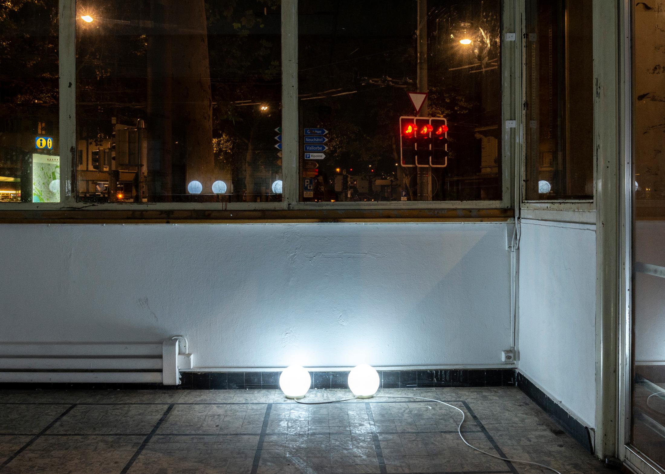 Exhibition View Noémie Degen and Simon Jaton Soloshow «Nodding Out To Rising Mist» at Tunnel Tunnel, Lausanne, 2019 / Courtesy: the artists