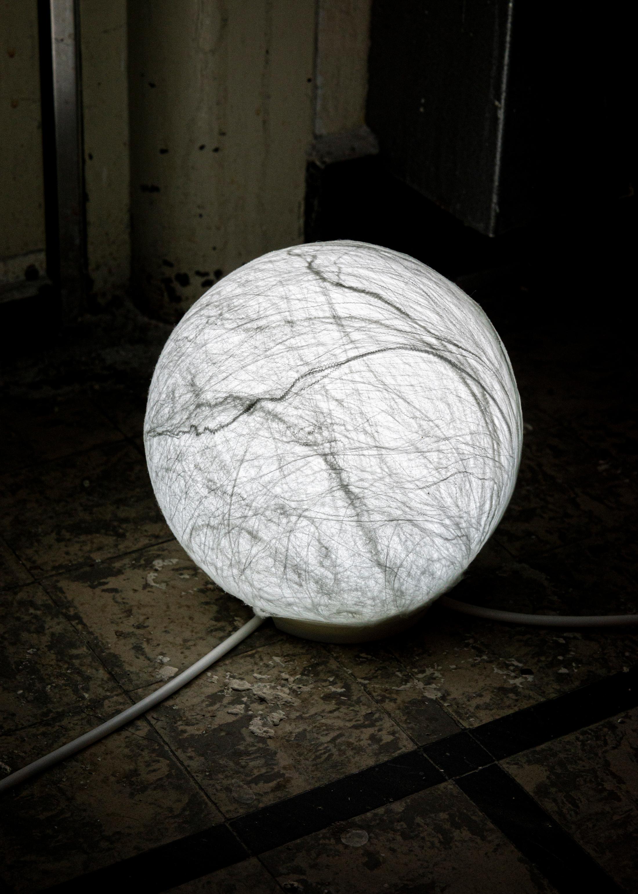 Exhibition View Noémie Degen and Simon Jaton Soloshow «Nodding Out To Rising Mist» at Tunnel Tunnel, Lausanne, 2019 / Courtesy: the artists