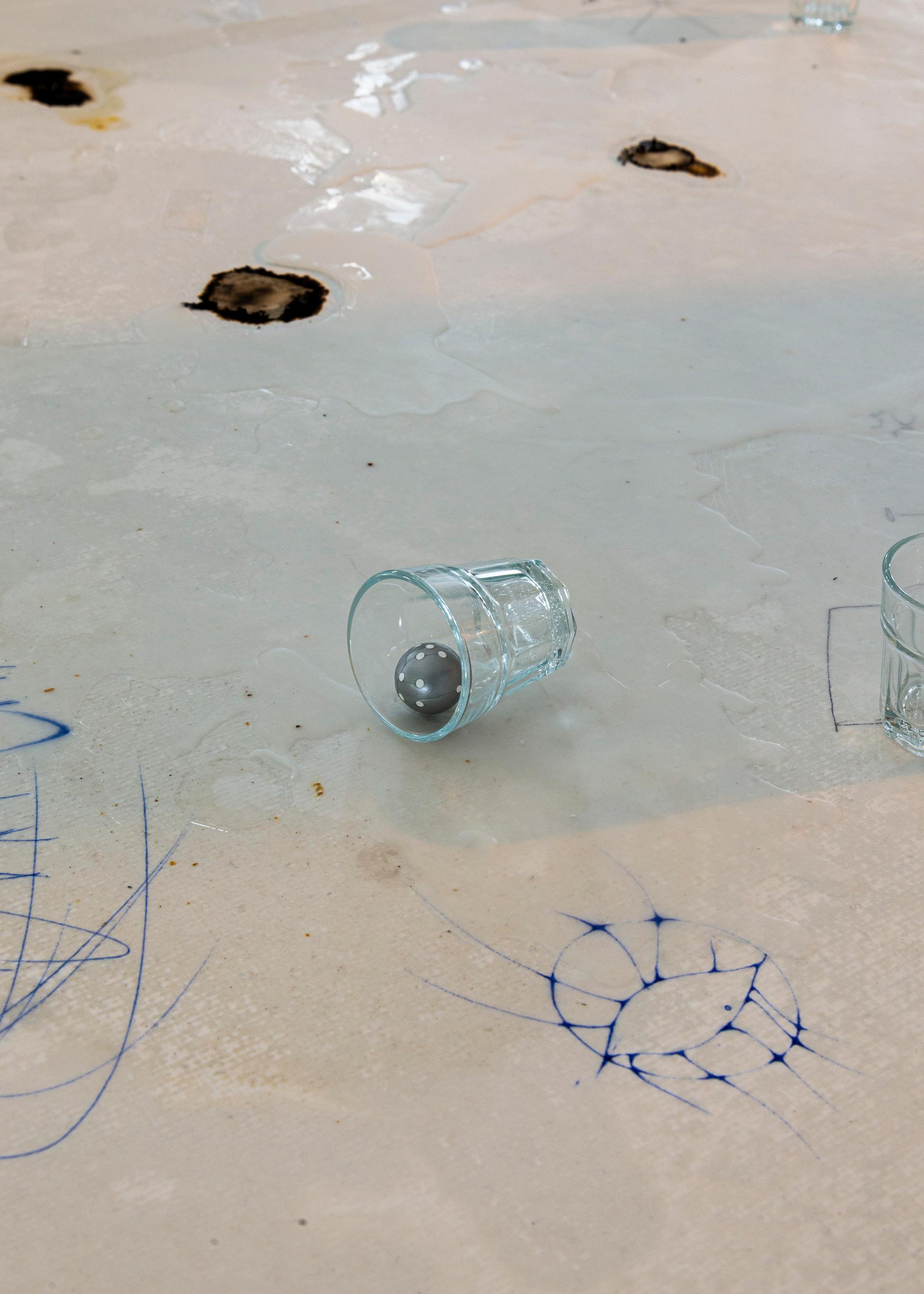 Exhibition View Noémie Degen and Simon Jaton Soloshow «Nodding Out To Rising Mist; in collaboration with Johanna Odersky and Emanuele Marcuccio» at Tunnel Tunnel, Lausanne, 2019 / Courtesy: the artists