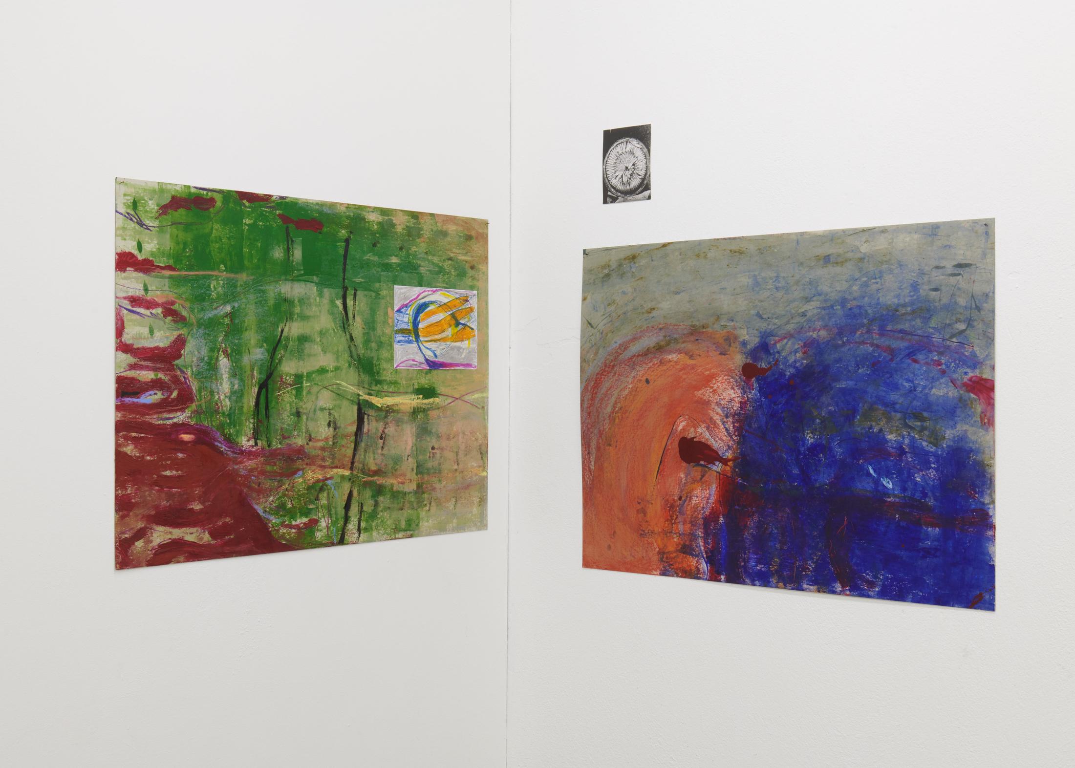 Exhibition View Groupshow «Observer of the Techniques; view on Paula Henrike Herrmann, Engram 1 and Engram 2, (both 2019) and Wiebke Wulff, Untitled, 1961» at WallRiss, Fribourg, 2019 / Courtesy: the artists and WallRiss