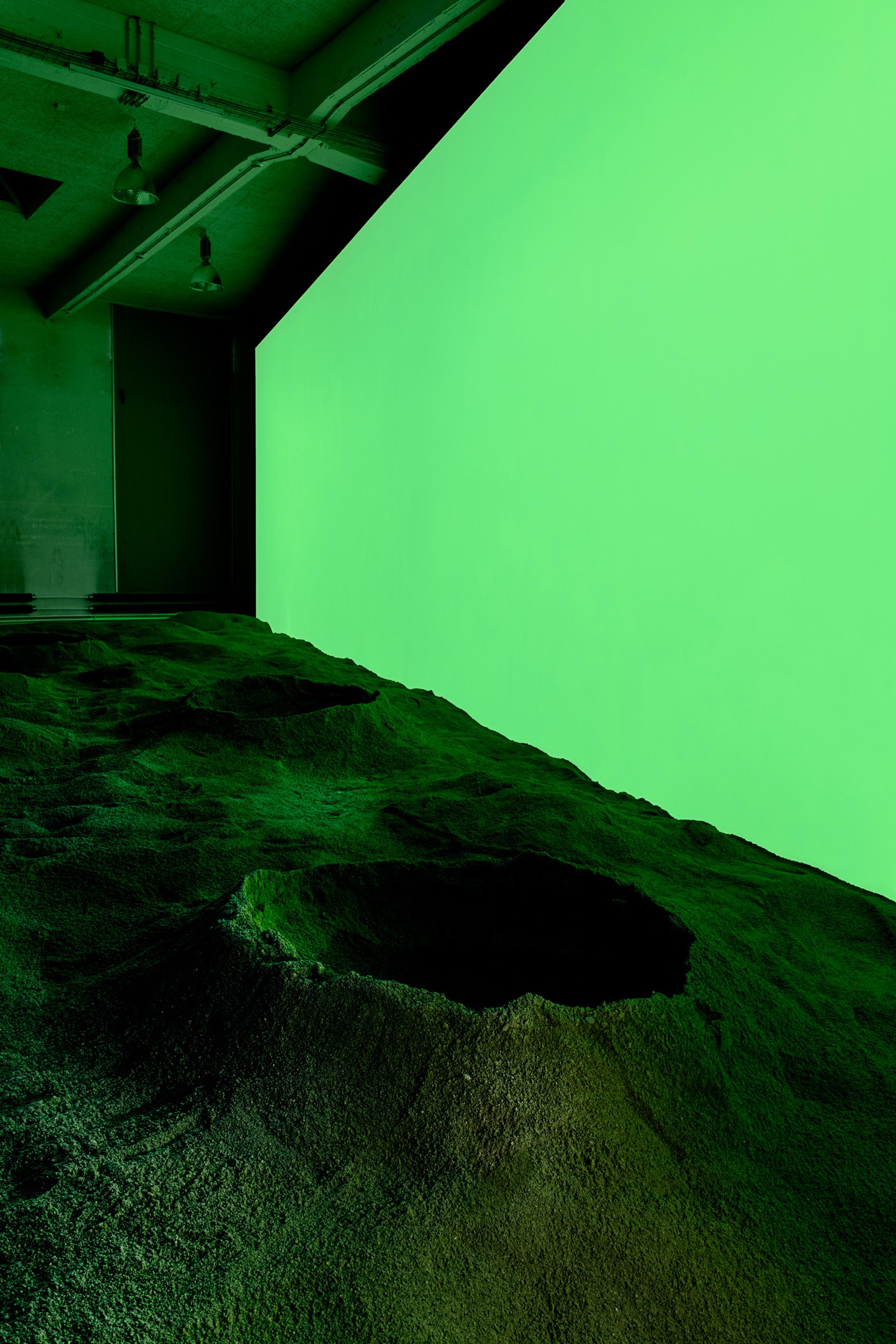 Installation View Olaf Nicolai «HOW TO FANCY THE LIGHT OF A CANDLE AFTER IT IS BLOWN OUT, 2018» at Lokremise St.Gallen / Photo: Sebastian Stadler 2018, ProLitteris, Zürich