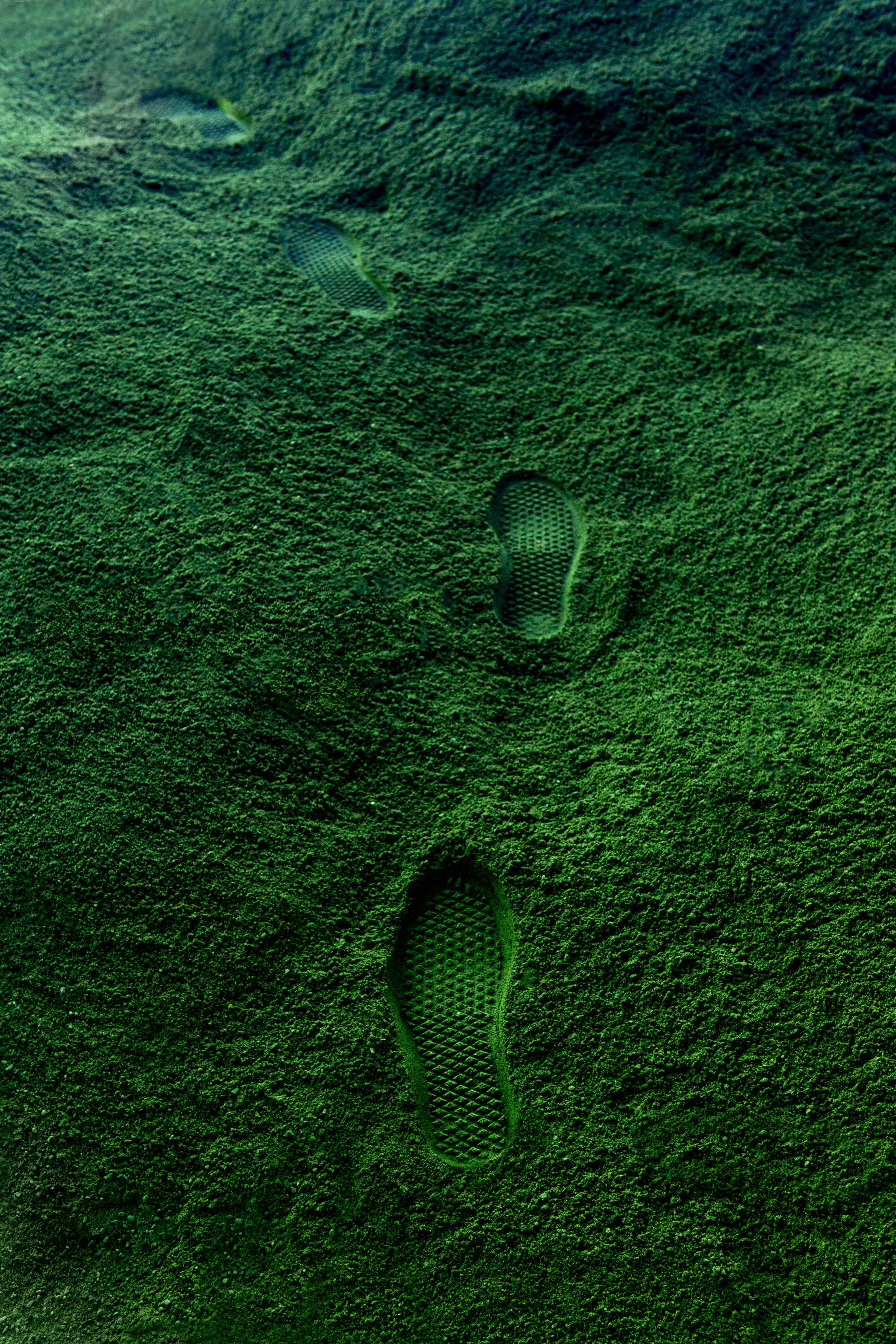 Installation View Olaf Nicolai «HOW TO FANCY THE LIGHT OF A CANDLE AFTER IT IS BLOWN OUT, 2018» at Lokremise St.Gallen / Photo: Sebastian Stadler 2018, ProLitteris, Zürich