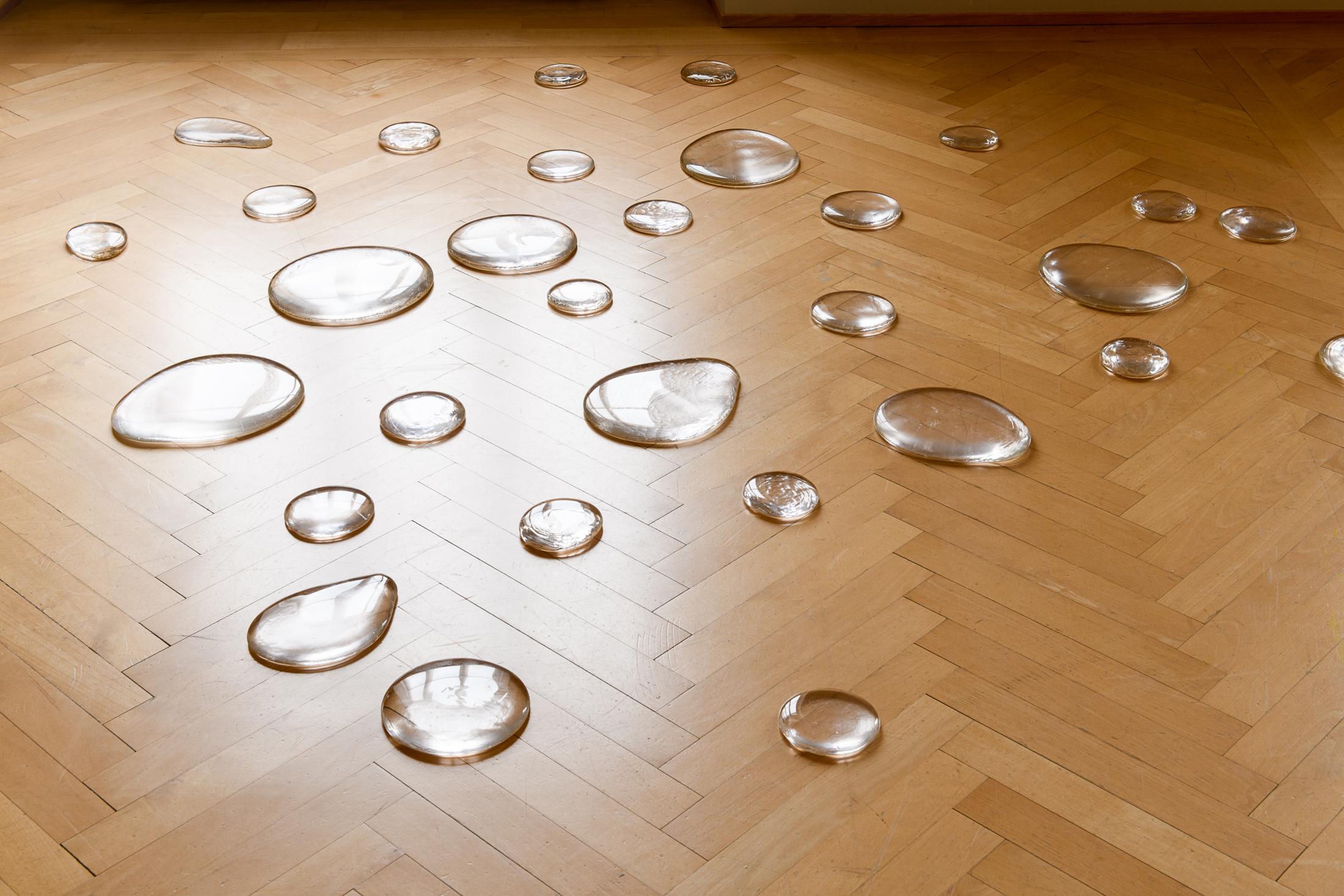 Installation View Olaf Nicolai «Echo, 2013» at Kunstmuseum St.Gallen / Courtesy Galerie EIGEN + ART Leipzig/Berlin / Photo: Sebastian Stadler 2018, ProLitteris, Zürich