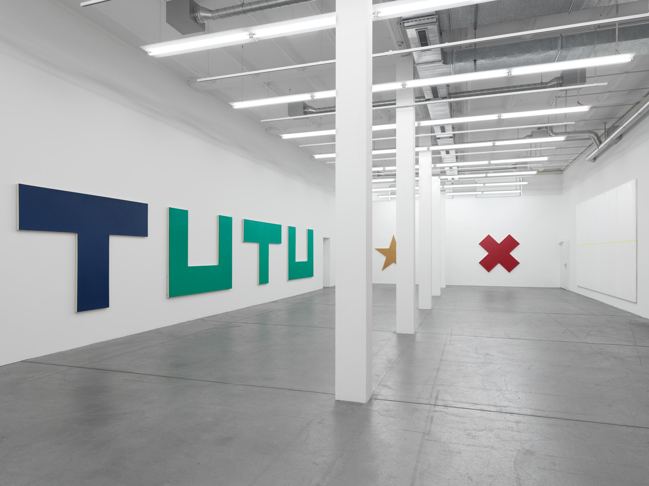 Exhibition View Olivier Mosset Soloshow «TUTU» at Haus Konstruktiv / Photo: Stefan Altenburger / Courtesy: the artist and Haus Konstruktiv, Zurich