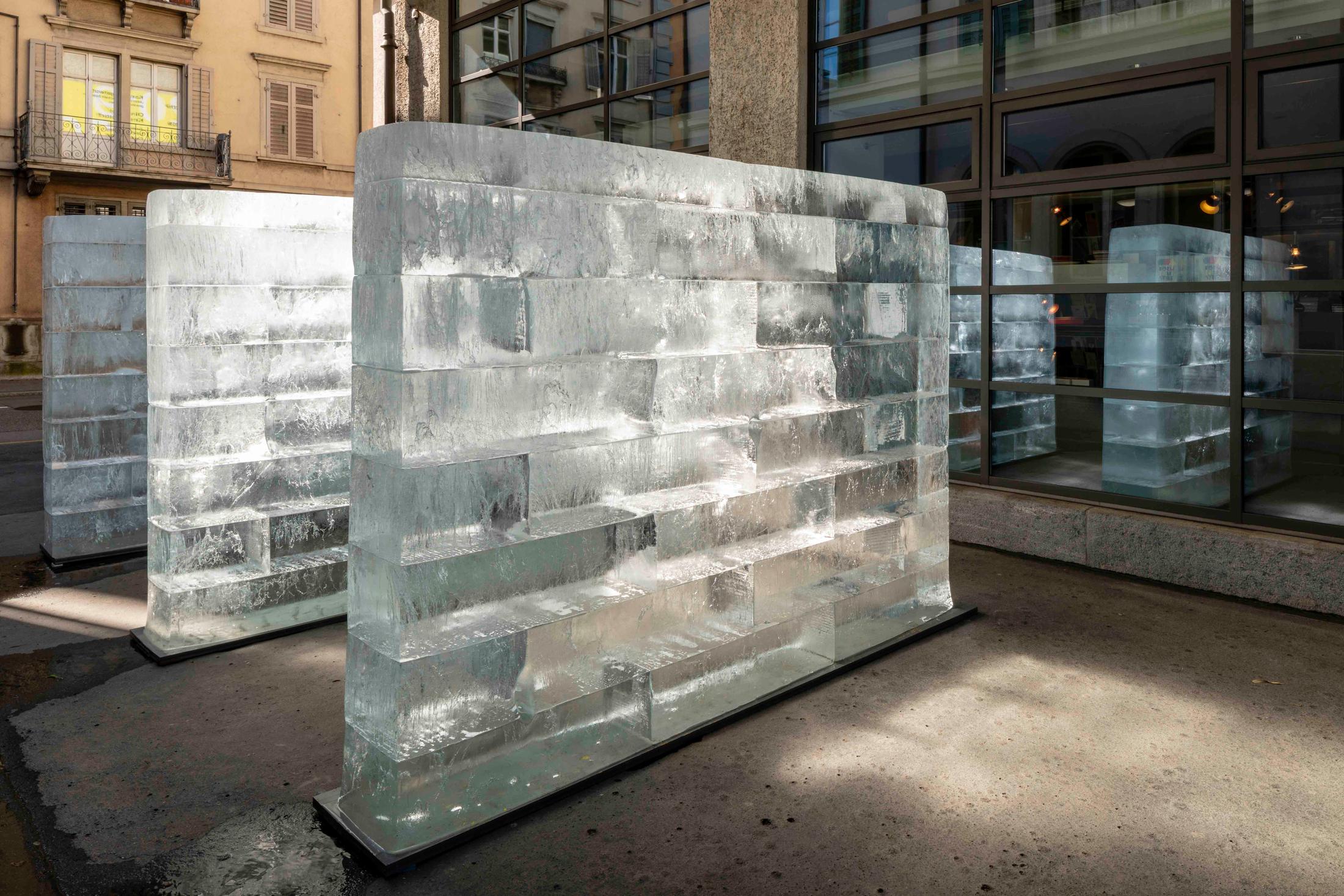 Exhibition View Olivier Mosset Soloshow «TUTU; view on Cimaises, 2019» at Haus Konstruktiv / Photo: Bettina Diel / Courtesy: the artist and Haus Konstruktiv, Zurich