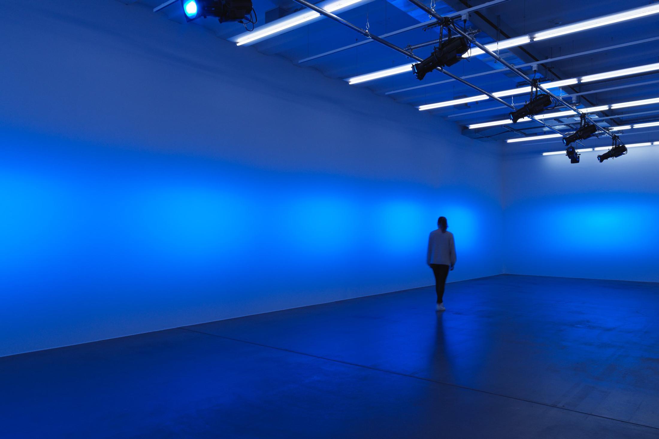 Exhibition View Olivier Mosset Soloshow «TUTU; view on Madjid Hakimi at the invitation by Olivier Mossset» at Haus Konstruktiv / Photo: Stefan Altenburger / Courtesy: the artists and Haus Konstruktiv, Zurich