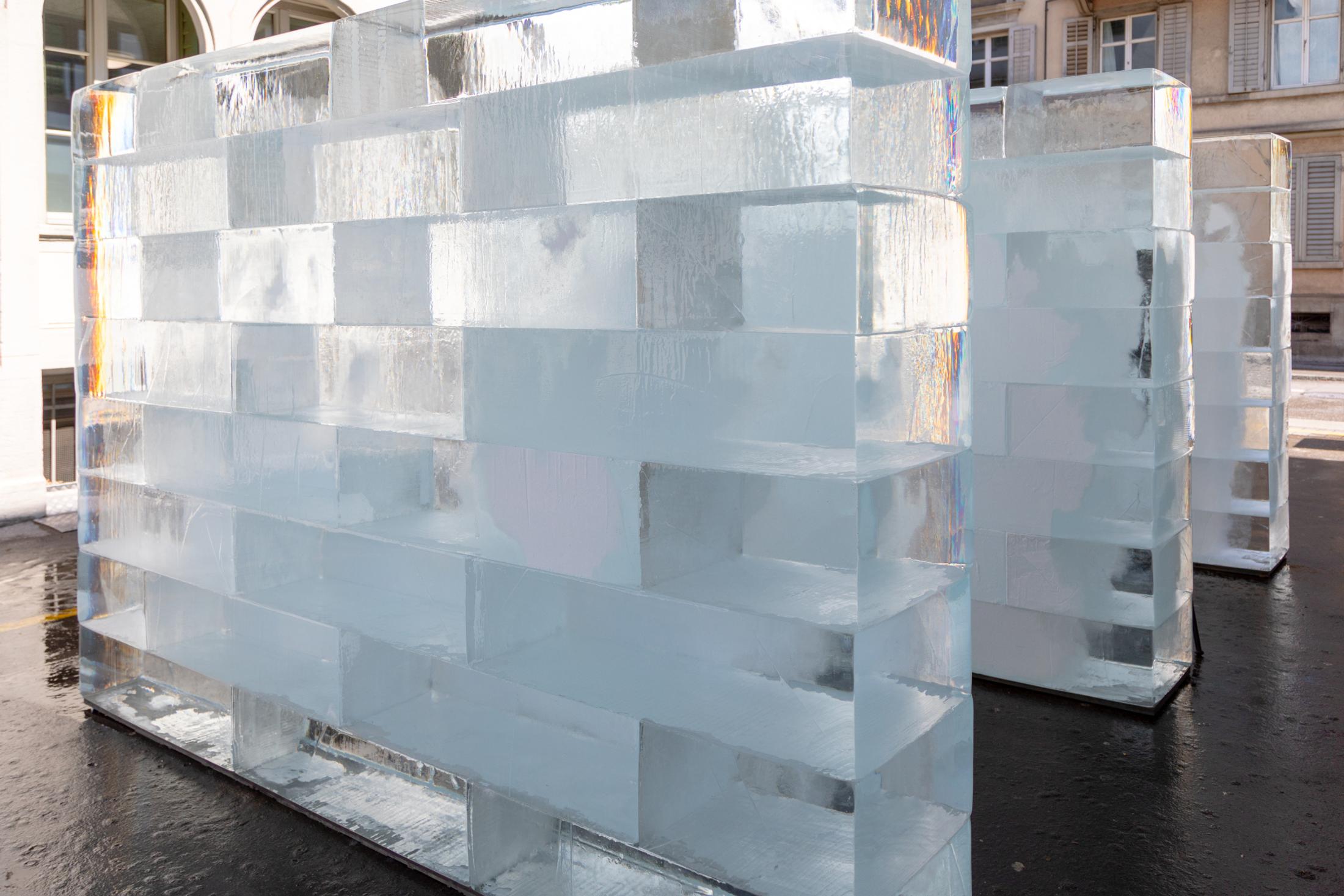 Exhibition View Olivier Mosset Soloshow «TUTU; view on Cimaises, 2019» at Haus Konstruktiv / Photo: Bettina Diel / Courtesy: the artist and Haus Konstruktiv, Zurich