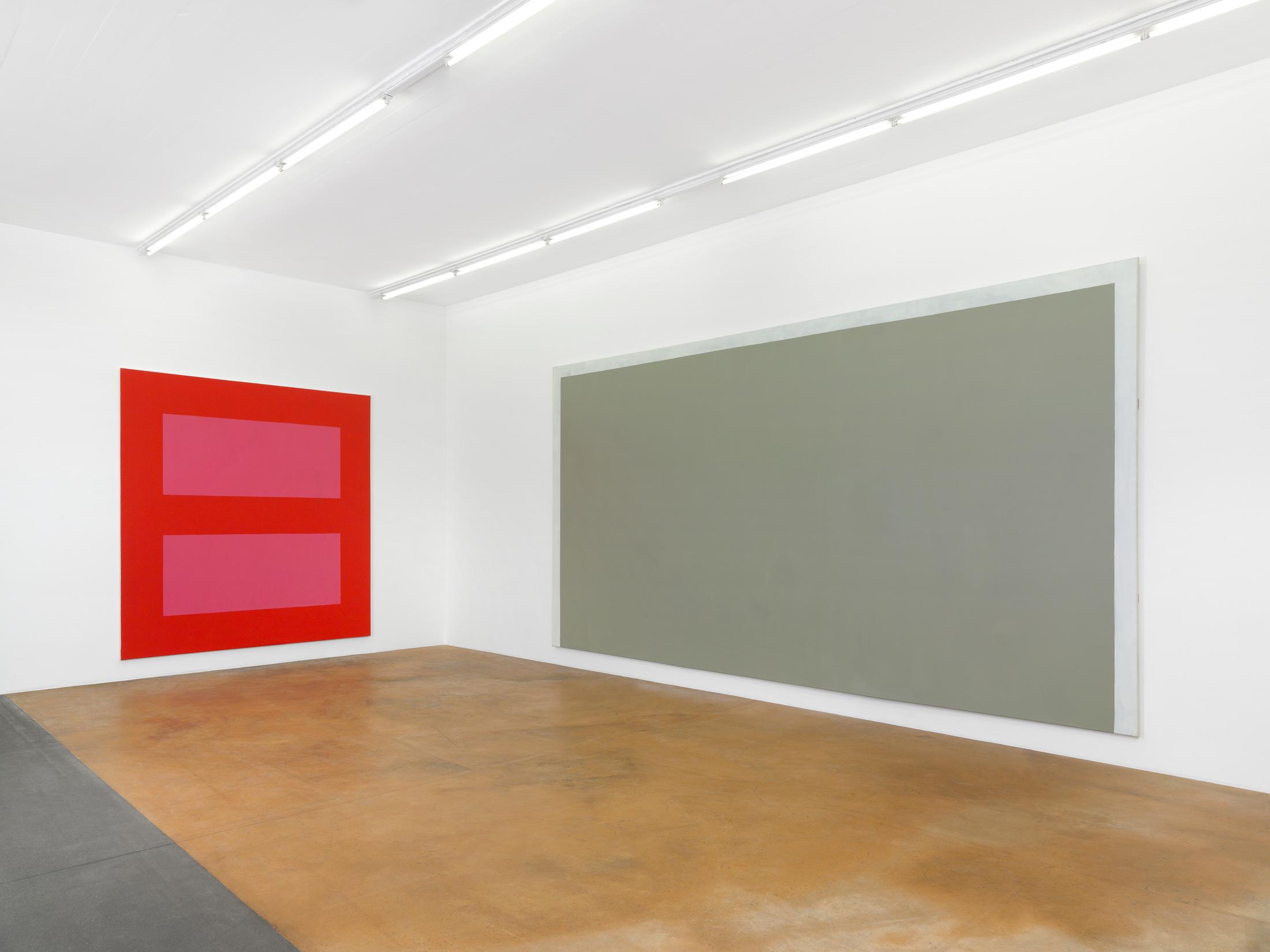 Exhibition View Olivier Mosset Soloshow at MAMCO, Geneva, 2020 / Photo: Annik Wetter / Courtesy: the artist and MAMCO