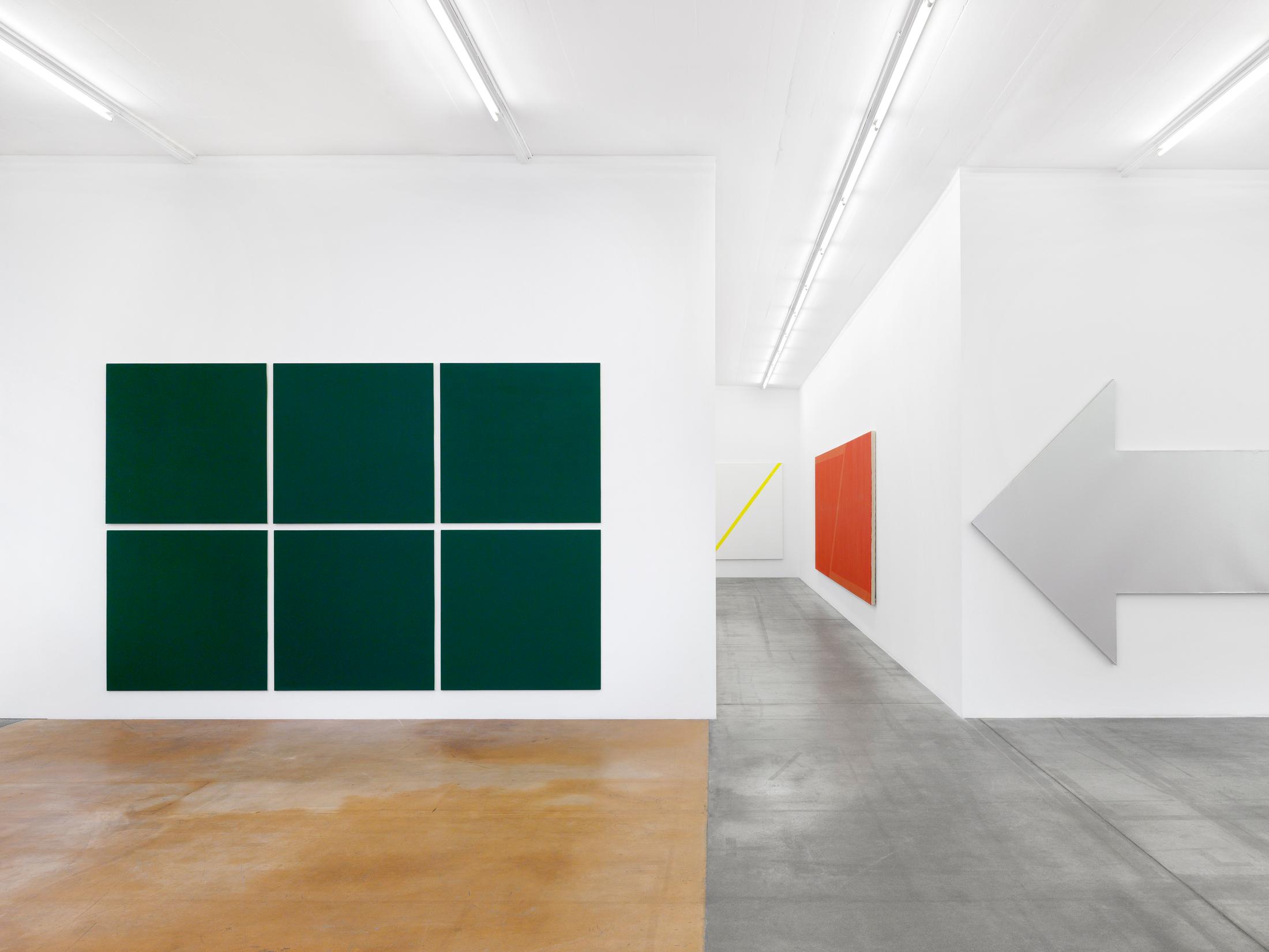 Exhibition View Olivier Mosset Soloshow at MAMCO, Geneva, 2020 / Photo: Annik Wetter / Courtesy: the artist and MAMCO