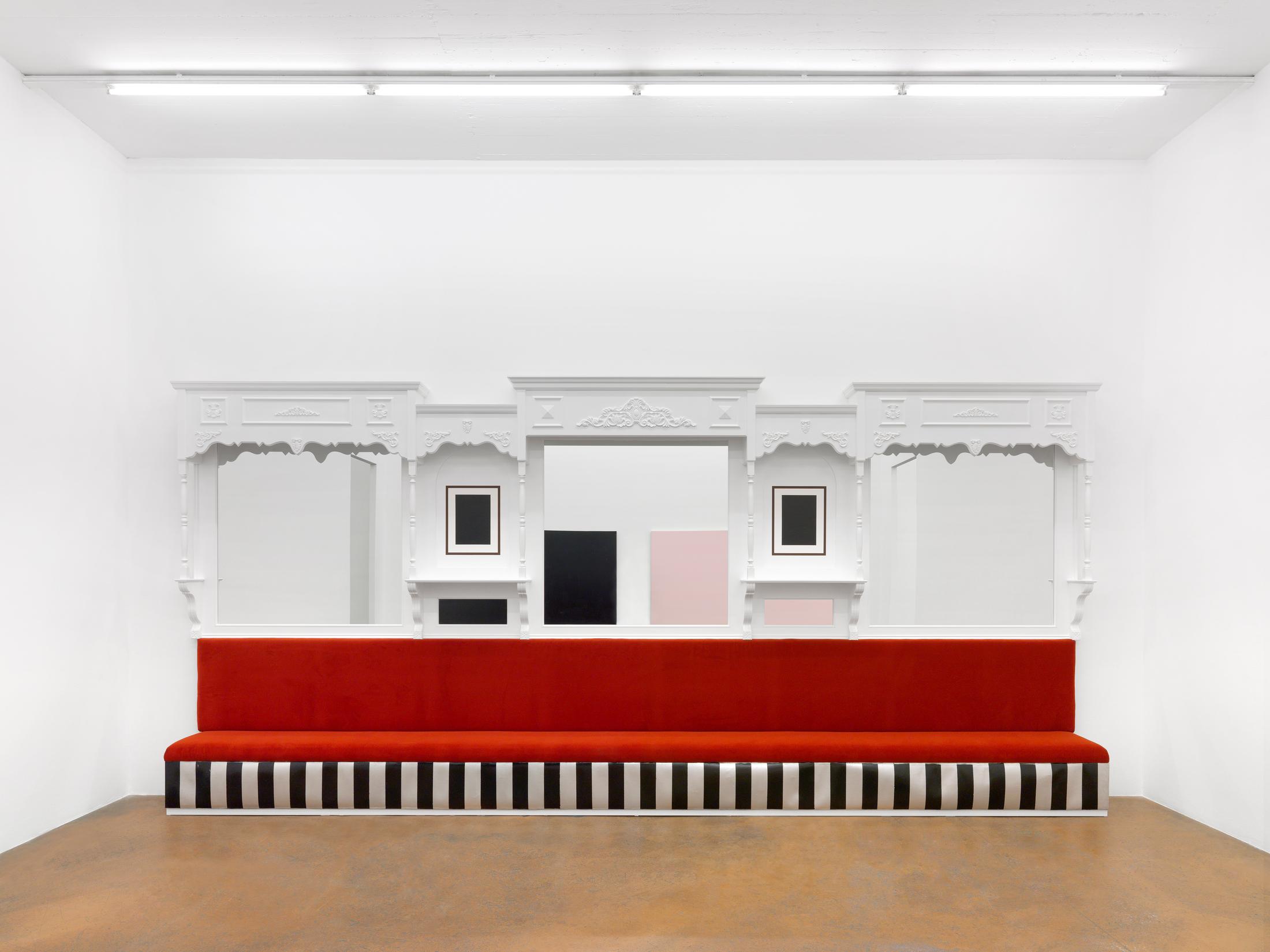 Exhibition View Olivier Mosset Soloshow at MAMCO, Geneva, 2020 / Photo: Annik Wetter / Courtesy: the artist and MAMCO